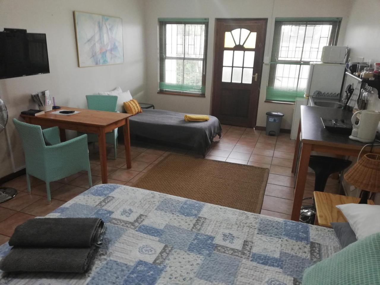 Rhodes Lodge Стелленбос Экстерьер фото